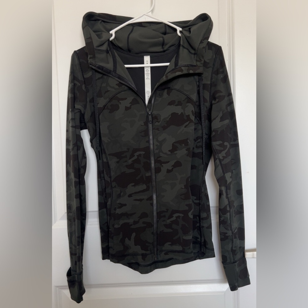 LULULEMON HOODED DEFINE JACKET